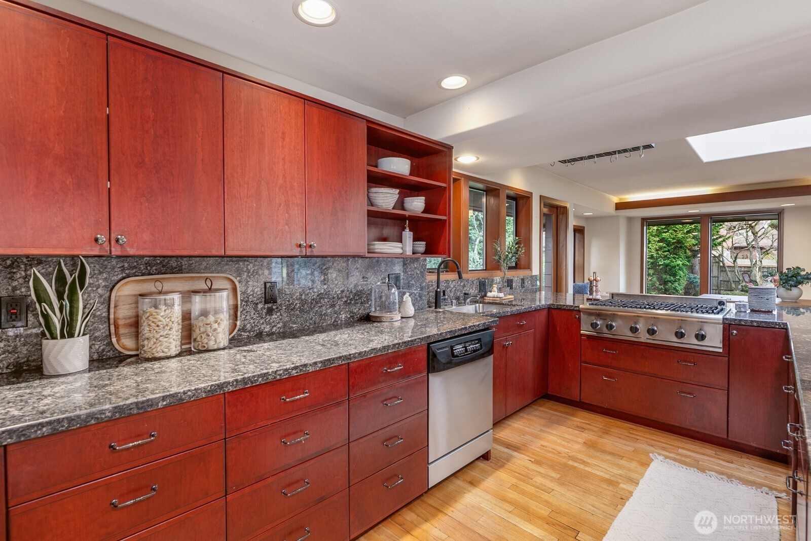 606 Wetmore Avenue , Everett, WA 98201