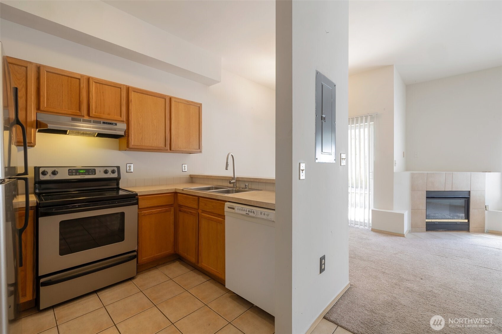 11424 1st Avenue S #103, Seattle, WA 98168-2051