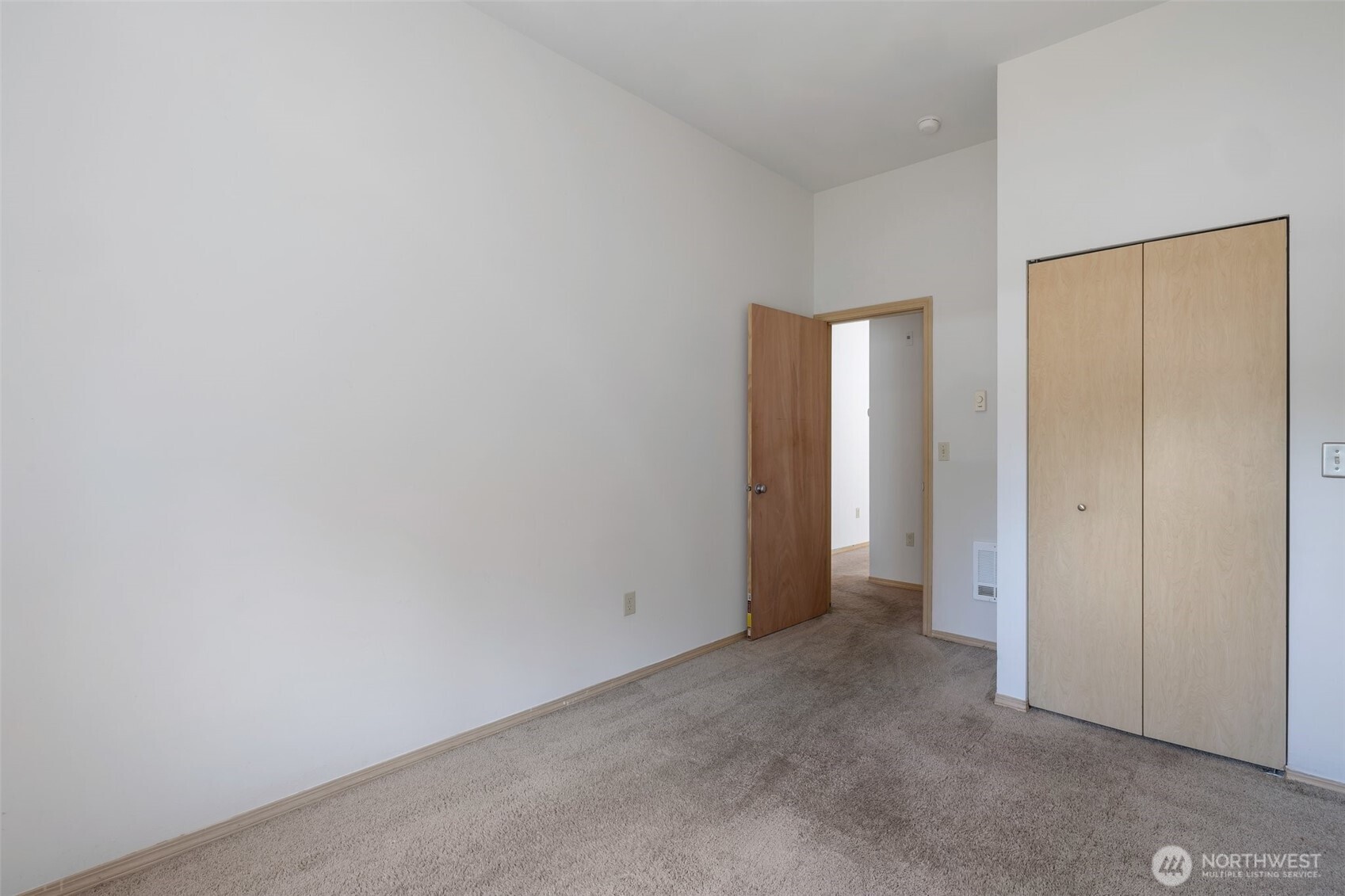 11424 1st Avenue S #103, Seattle, WA 98168-2051