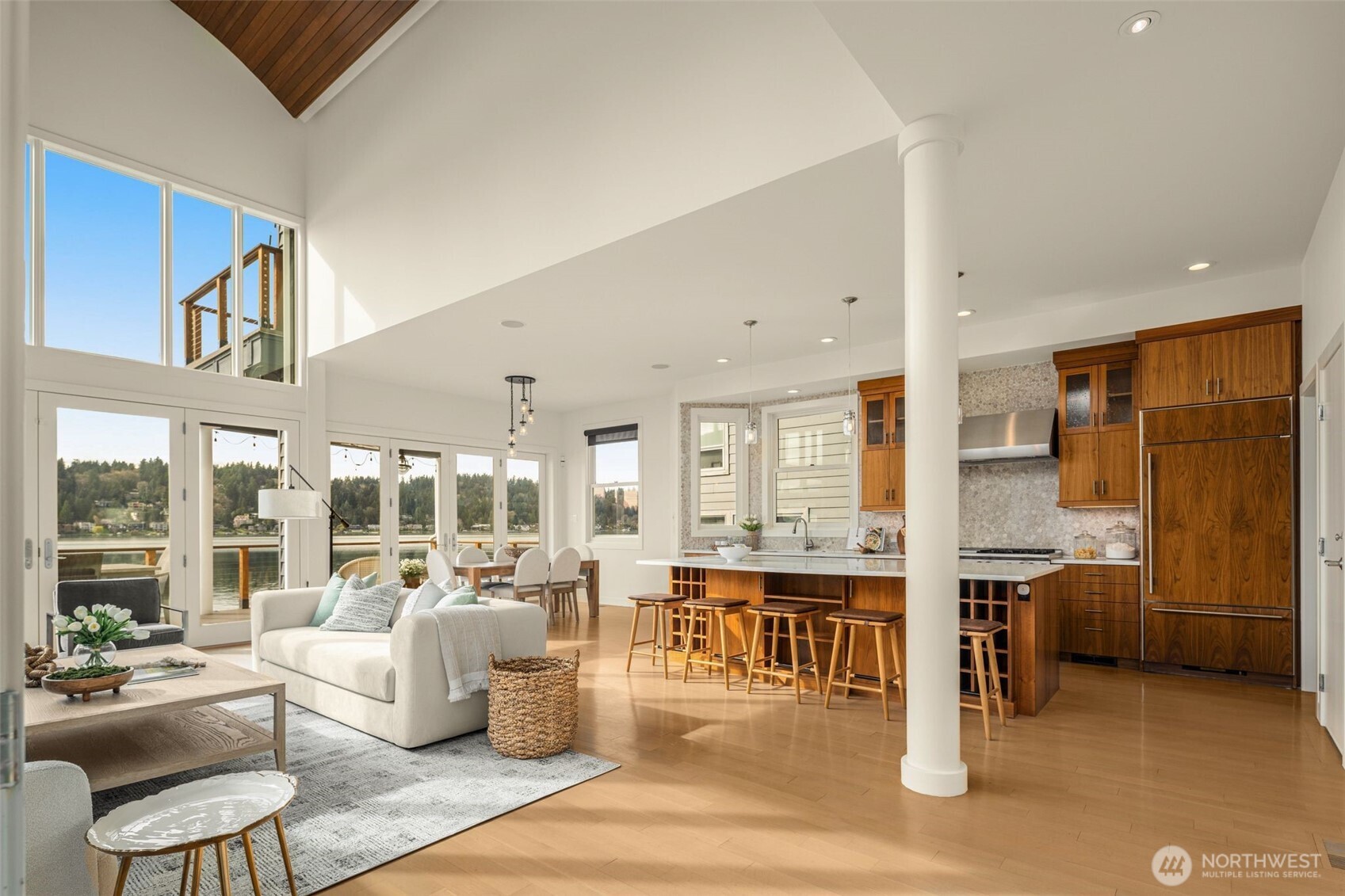 6007 Hazelwood Lane SE, Bellevue, WA 98006