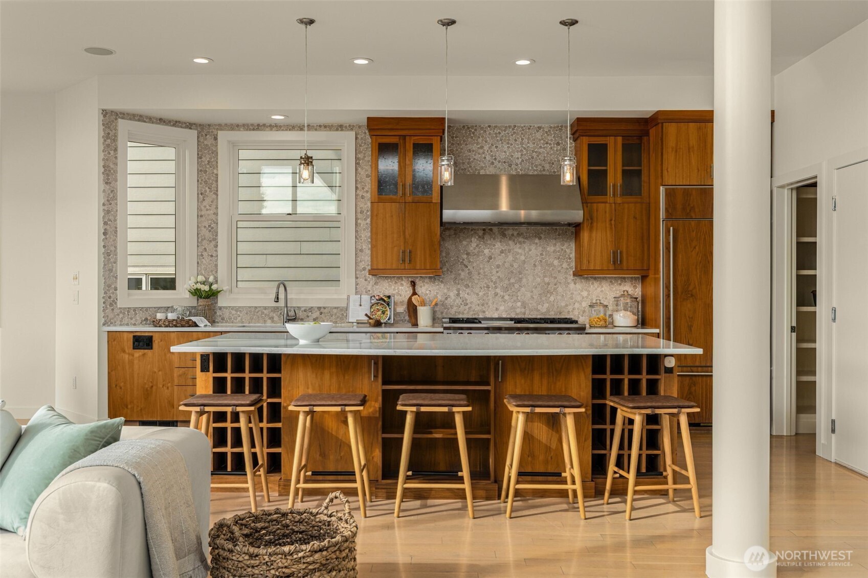 6007 Hazelwood Lane SE, Bellevue, WA 98006