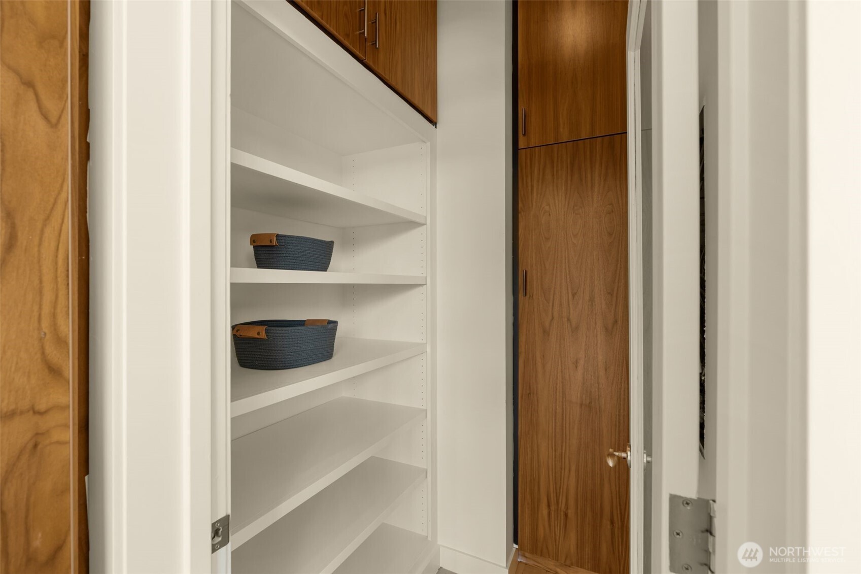 6007 Hazelwood Lane SE, Bellevue, WA 98006