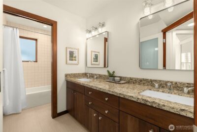 6007 Hazelwood Lane SE, Bellevue, WA 98006 - Photo 34