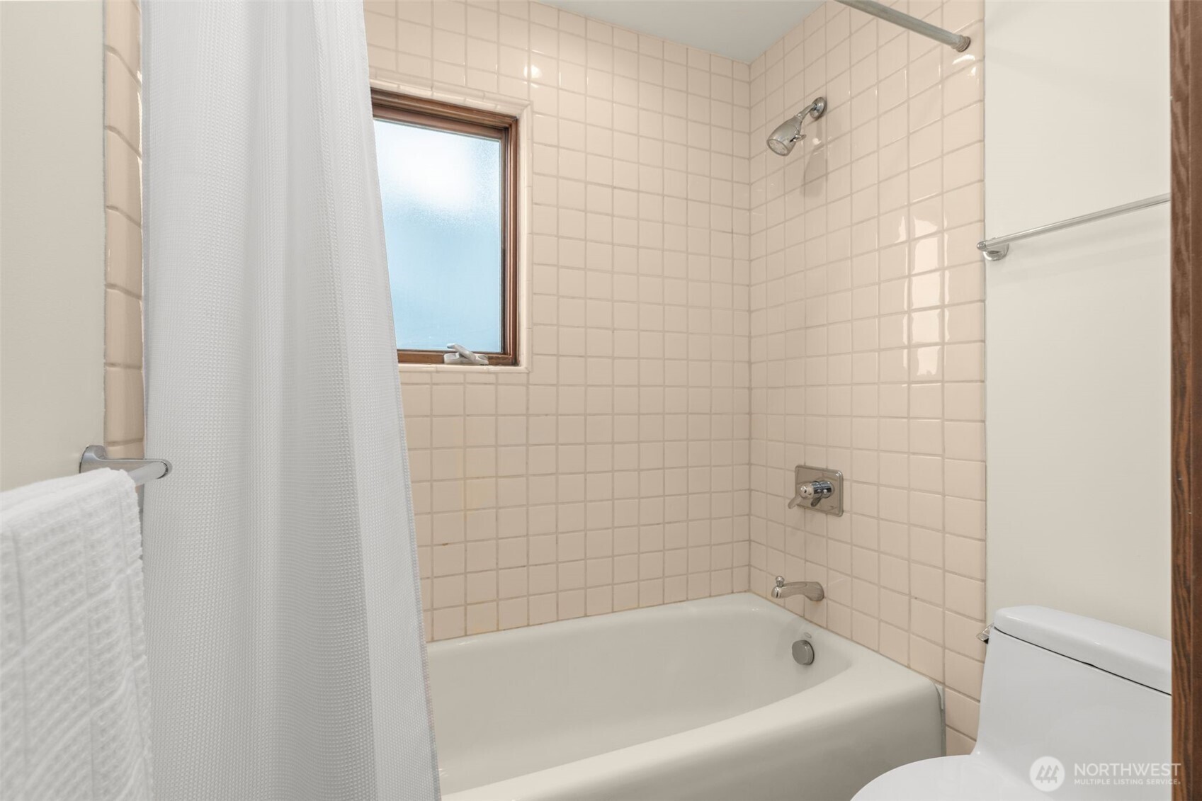 6007 Hazelwood Lane SE, Bellevue, WA 98006