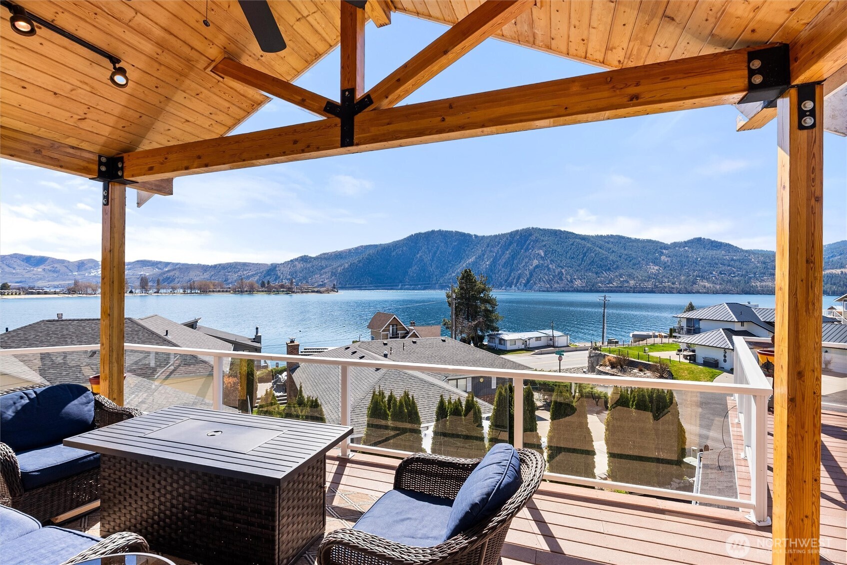 563 Topaz Place , Manson, WA 98831