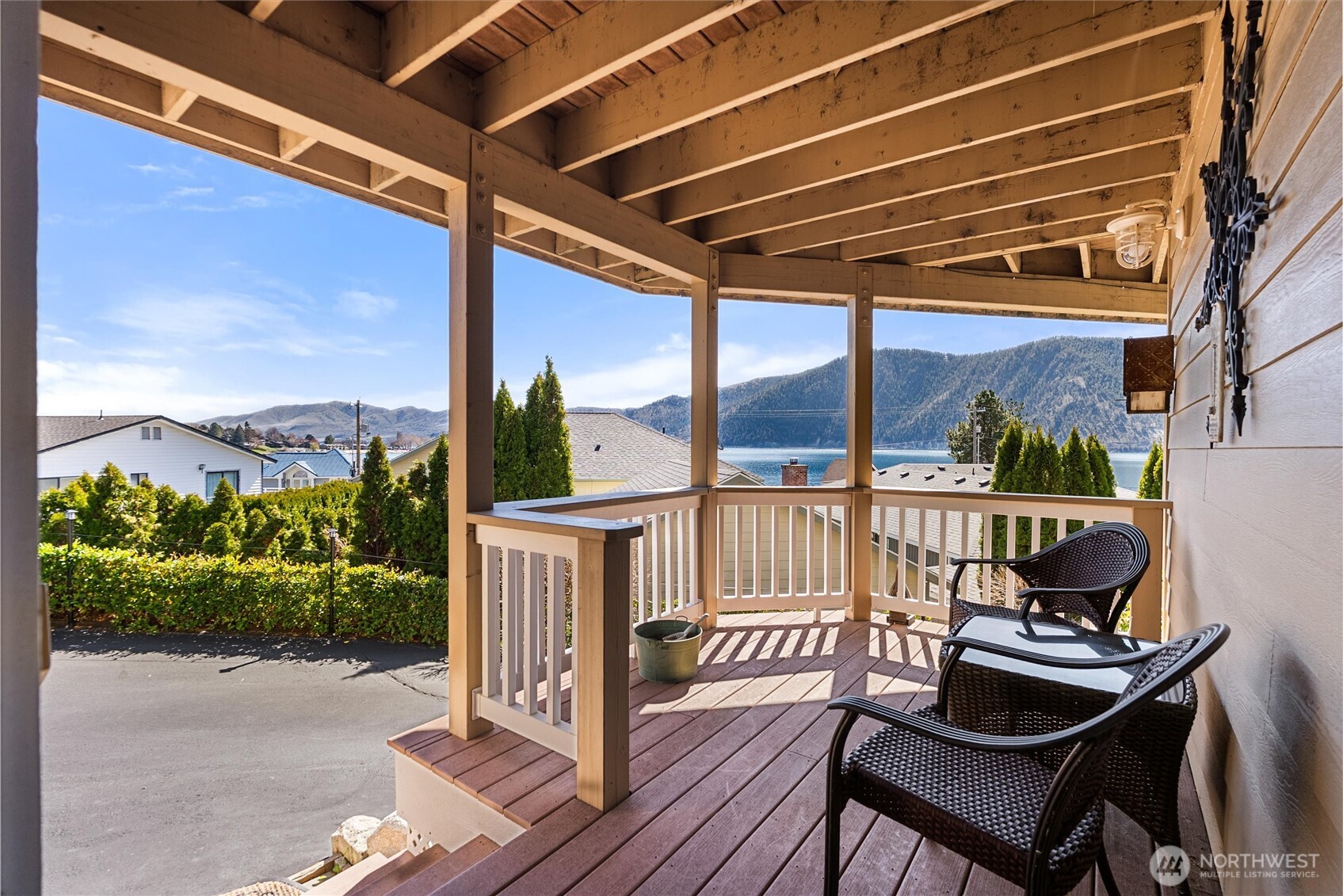 563 Topaz Place , Manson, WA 98831