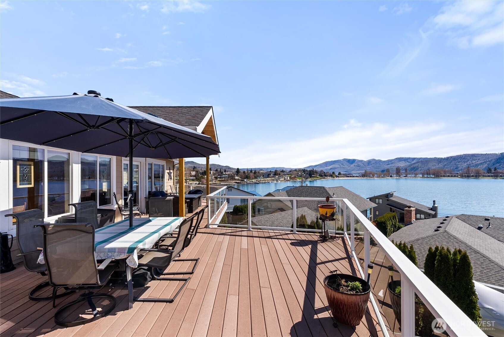 563 Topaz Place , Manson, WA 98831