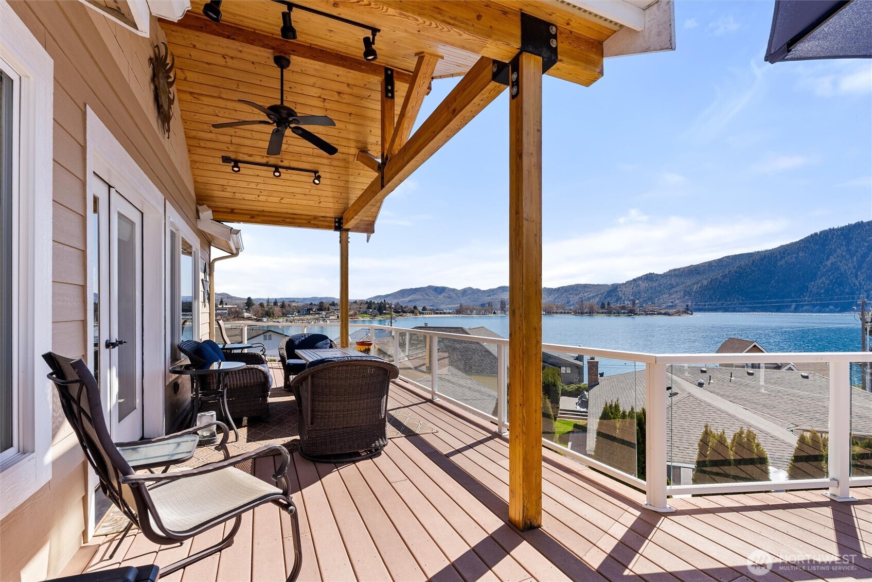 563 Topaz Place , Manson, WA 98831