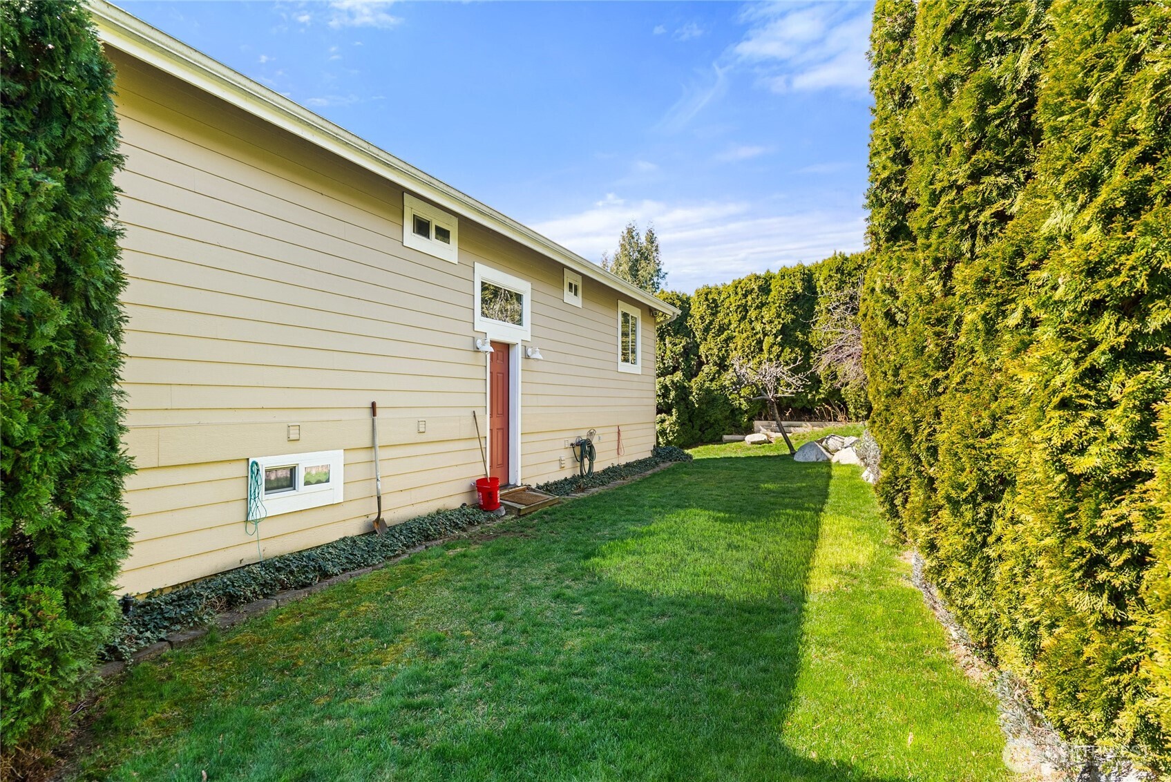563 Topaz Place , Manson, WA 98831