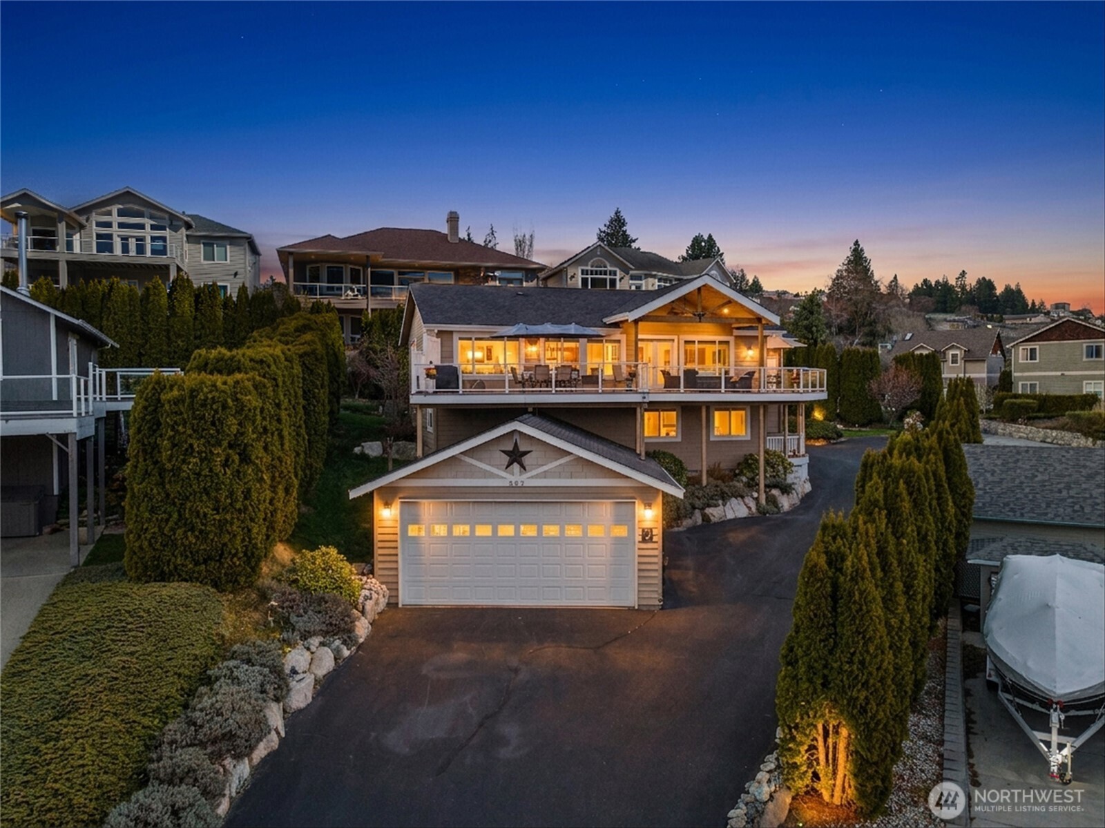 563 Topaz Place , Manson, WA 98831