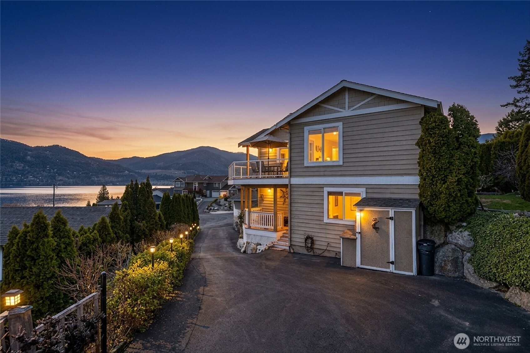 563 Topaz Place , Manson, WA 98831