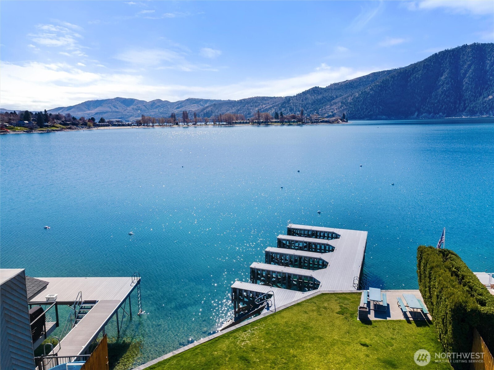 563 Topaz Place , Manson, WA 98831