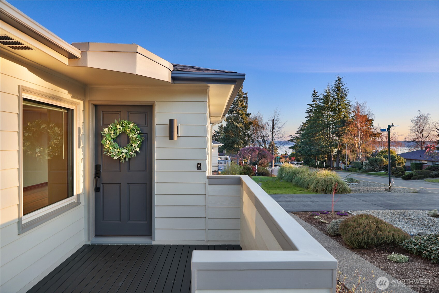 10850 Marine View Drive SW, Seattle, WA 98146-1615