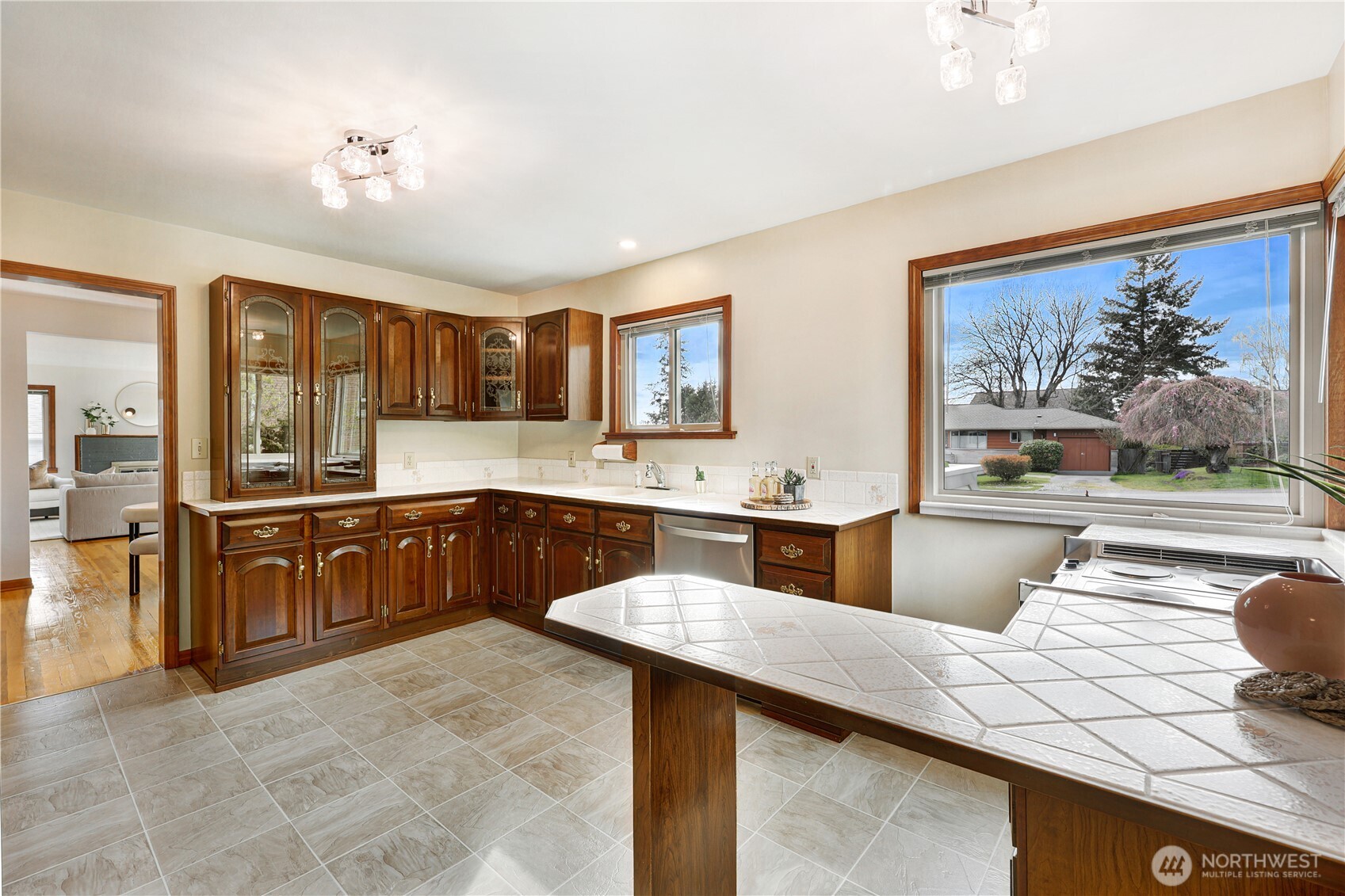 10850 Marine View Drive SW, Seattle, WA 98146-1615