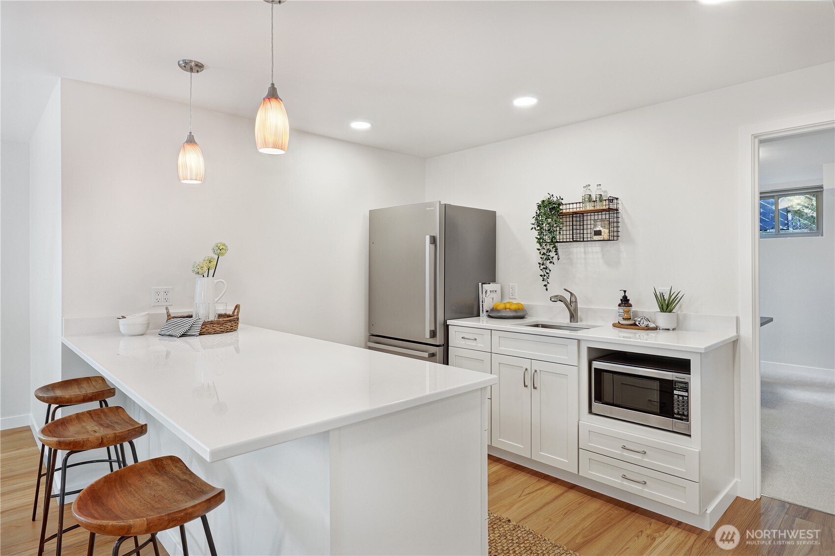 10850 Marine View Drive SW, Seattle, WA 98146-1615