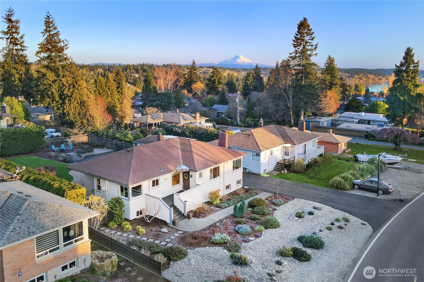 10850 Marine View Drive SW, Seattle, WA 98146-1615