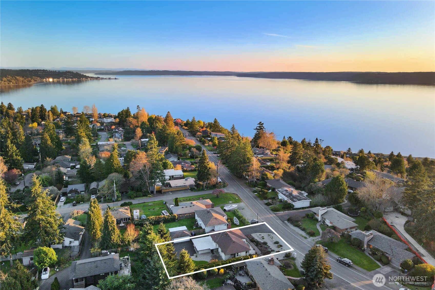 10850 Marine View Drive SW, Seattle, WA 98146-1615