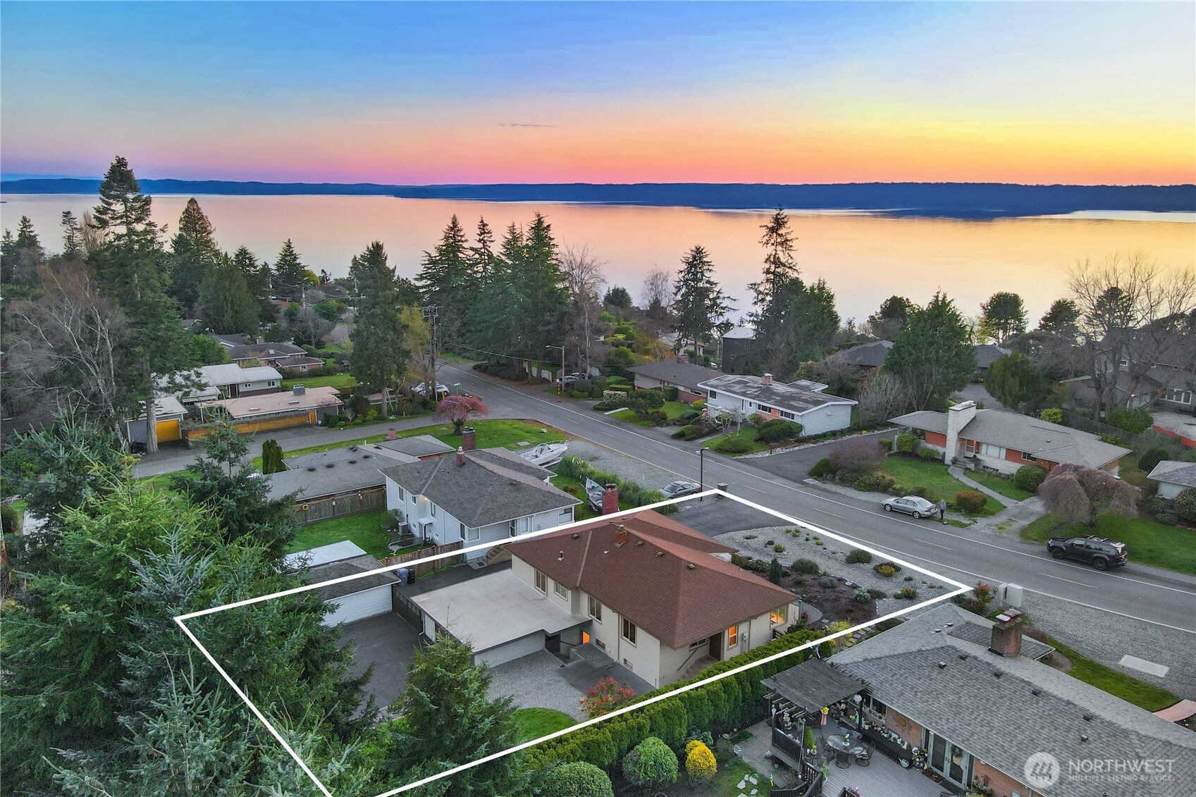 10850 Marine View Drive SW, Seattle, WA 98146-1615