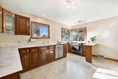 10850 Marine View Drive SW, Seattle, WA 98146-1615 - Photo 10