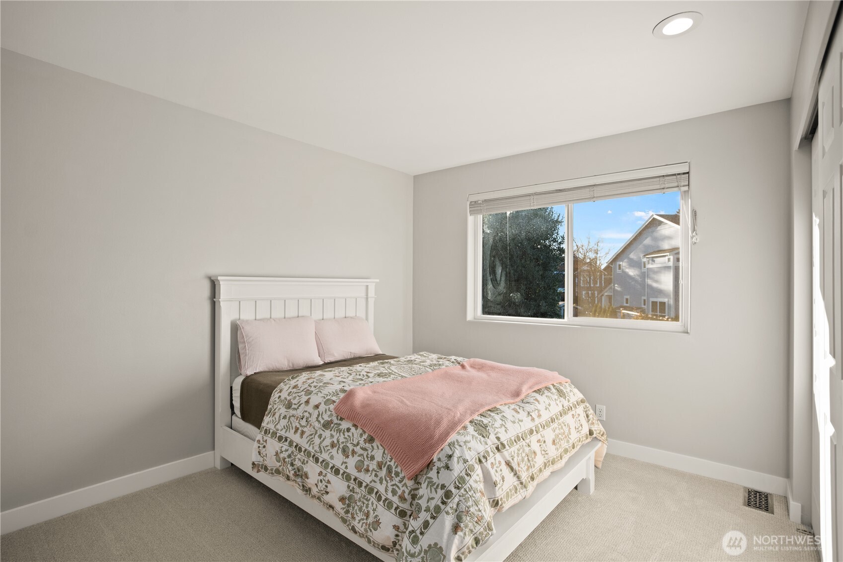 12923 86th Avenue NE, Kirkland, WA 98034