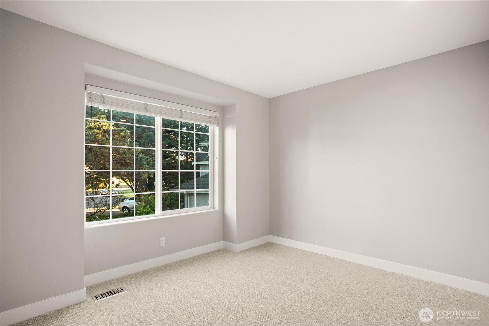 12923 86th Avenue NE, Kirkland, WA 98034