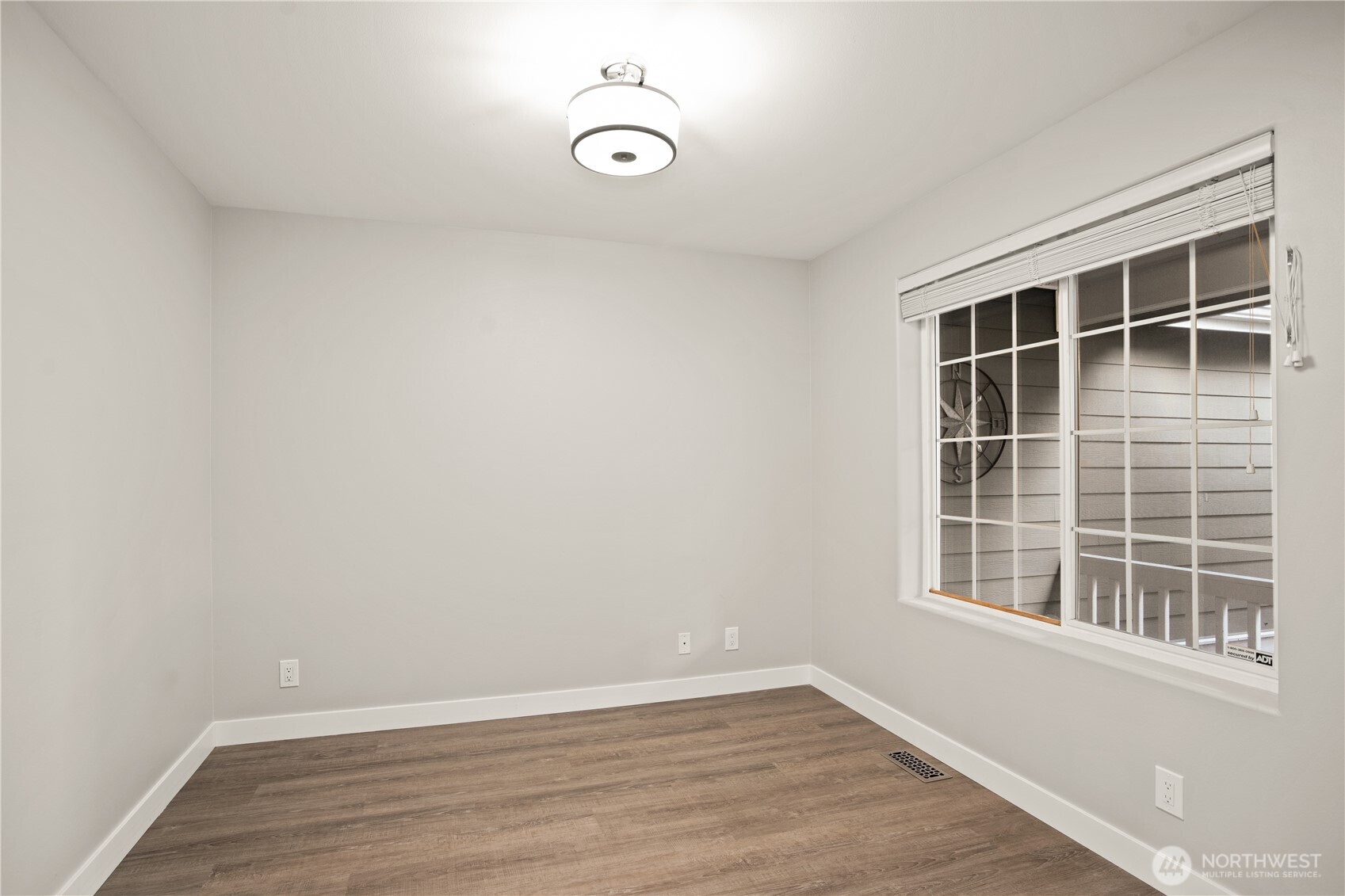 12923 86th Avenue NE, Kirkland, WA 98034
