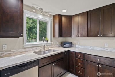 6726 Henderson Boulevard SE, Tumwater, WA 98501 - Photo 12