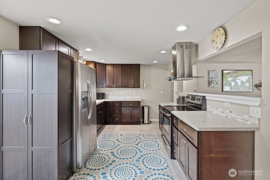 6726 Henderson Boulevard SE, Tumwater, WA 98501