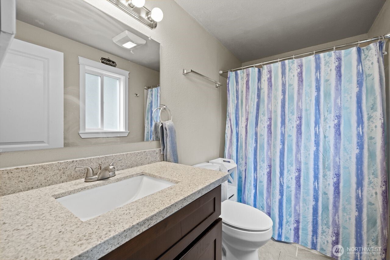 6726 Henderson Boulevard SE, Tumwater, WA 98501