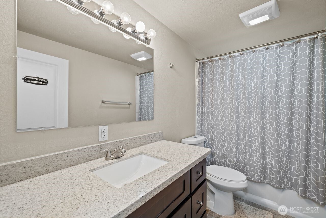 6726 Henderson Boulevard SE, Tumwater, WA 98501