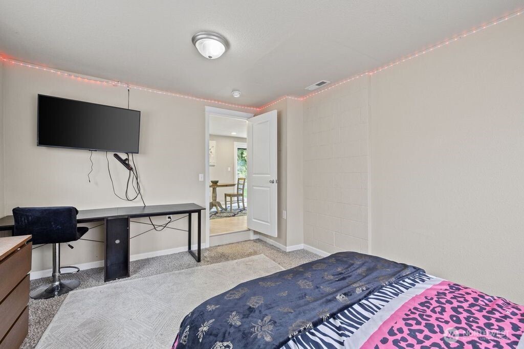 6726 Henderson Boulevard SE, Tumwater, WA 98501