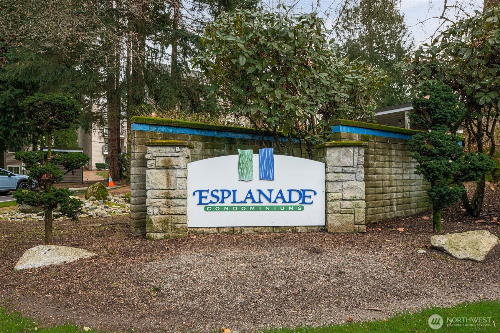 10016 NE 120th Lane #F201, Kirkland, WA 98034-6655