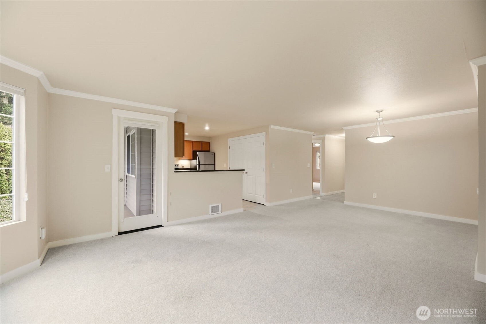 10016 NE 120th Lane #F201, Kirkland, WA 98034-6655