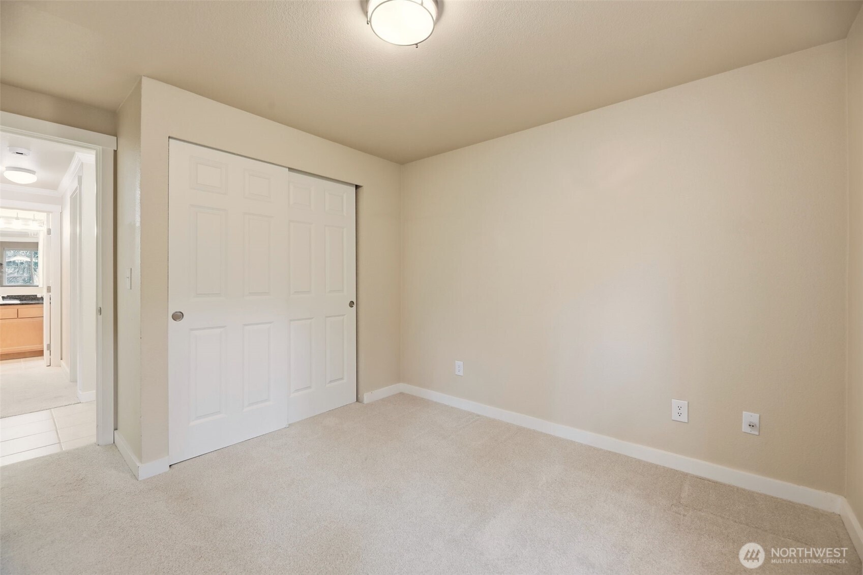 10016 NE 120th Lane #F201, Kirkland, WA 98034-6655