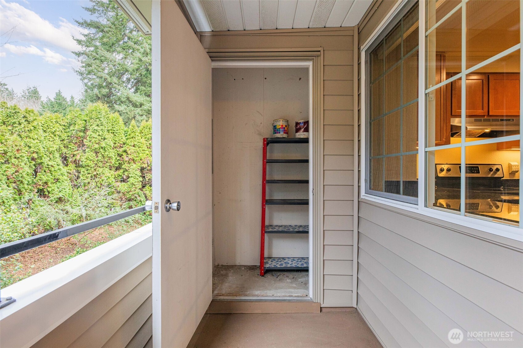 10016 NE 120th Lane #F201, Kirkland, WA 98034-6655