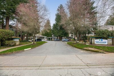 10016 NE 120th Lane #F201, Kirkland, WA 98034-6655 - Photo 3
