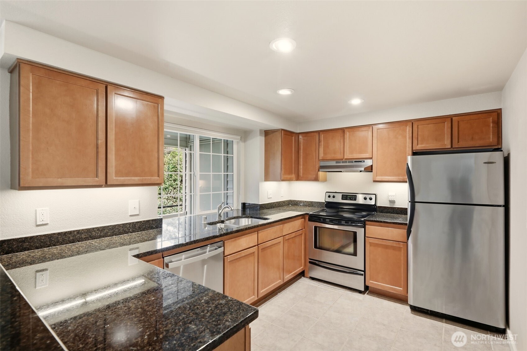 10016 NE 120th Lane #F201, Kirkland, WA 98034-6655