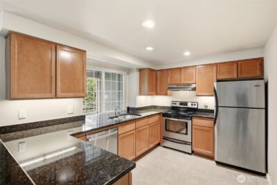 10016 NE 120th Lane #F201, Kirkland, WA 98034-6655 - Photo 7