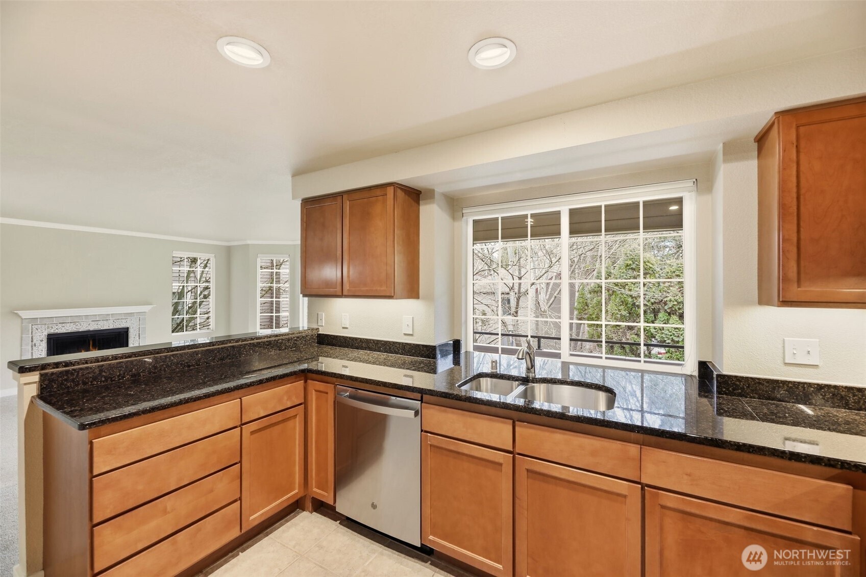 10016 NE 120th Lane #F201, Kirkland, WA 98034-6655