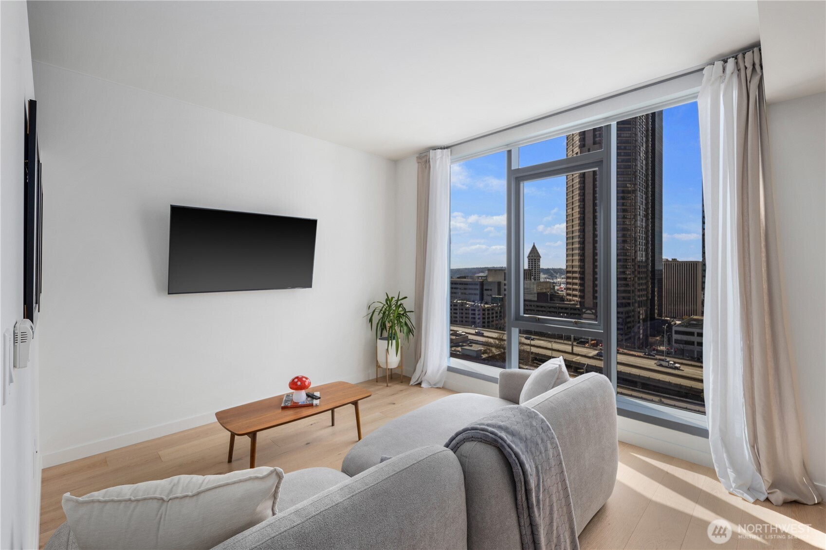 800 Columbia Street #1003, Seattle, WA 98104-2491