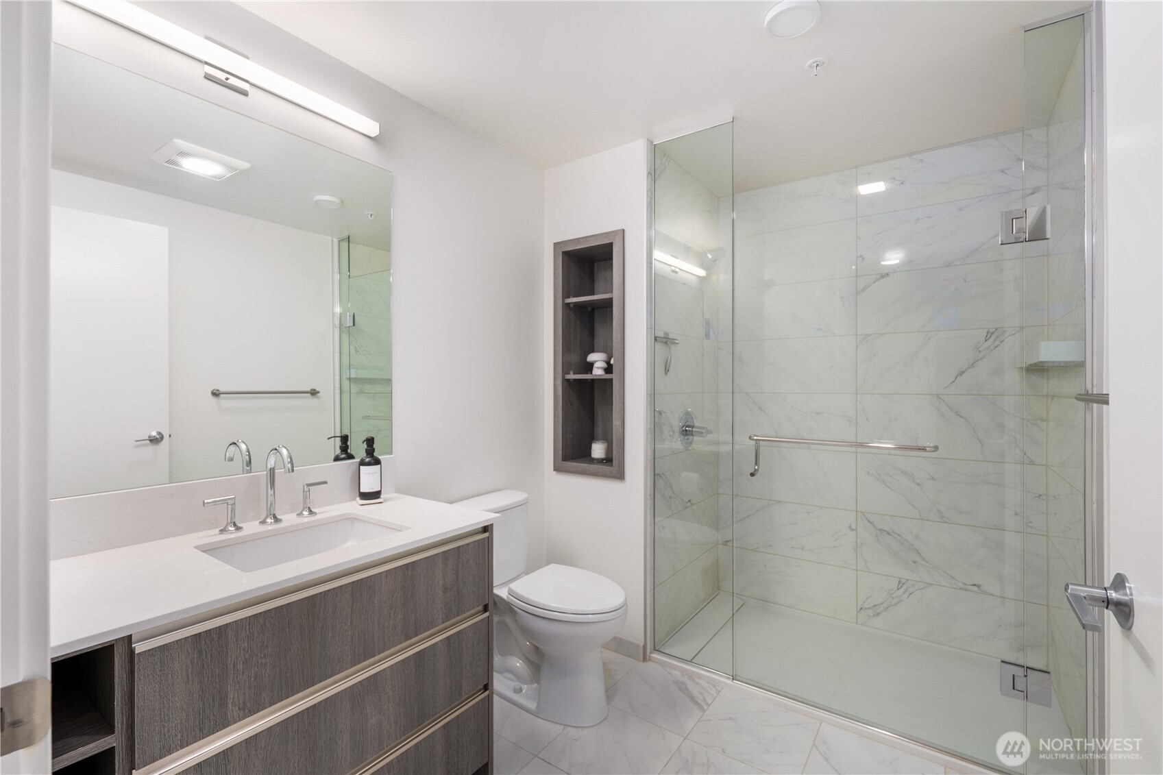 800 Columbia Street #1003, Seattle, WA 98104-2491