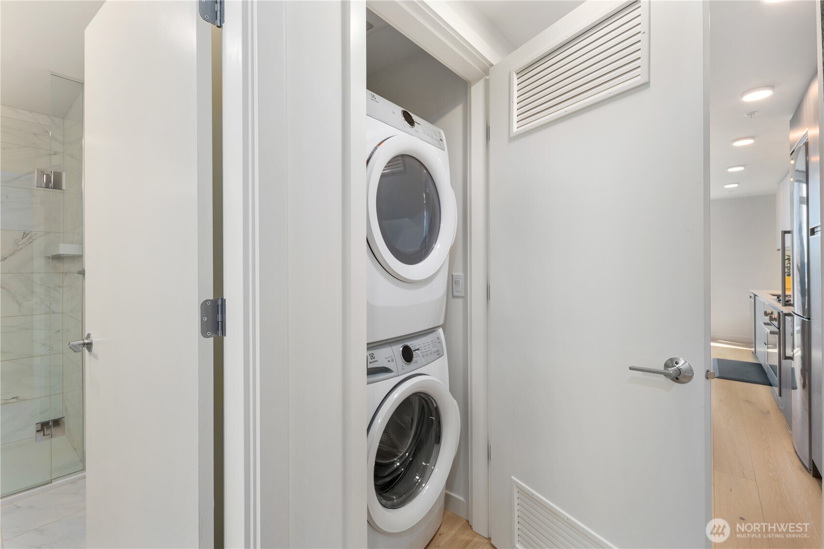 800 Columbia Street #1003, Seattle, WA 98104-2491