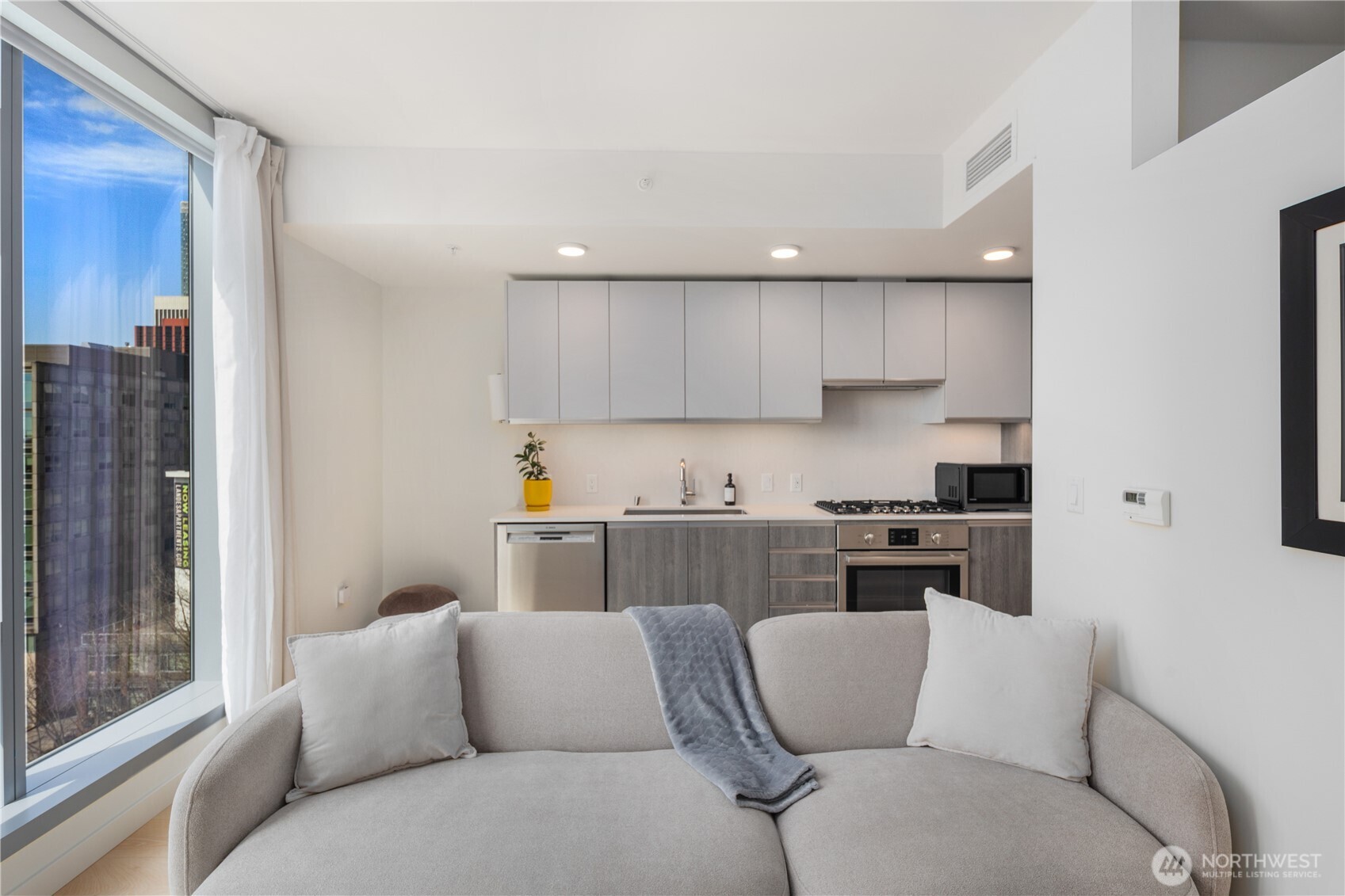 800 Columbia Street #1003, Seattle, WA 98104-2491