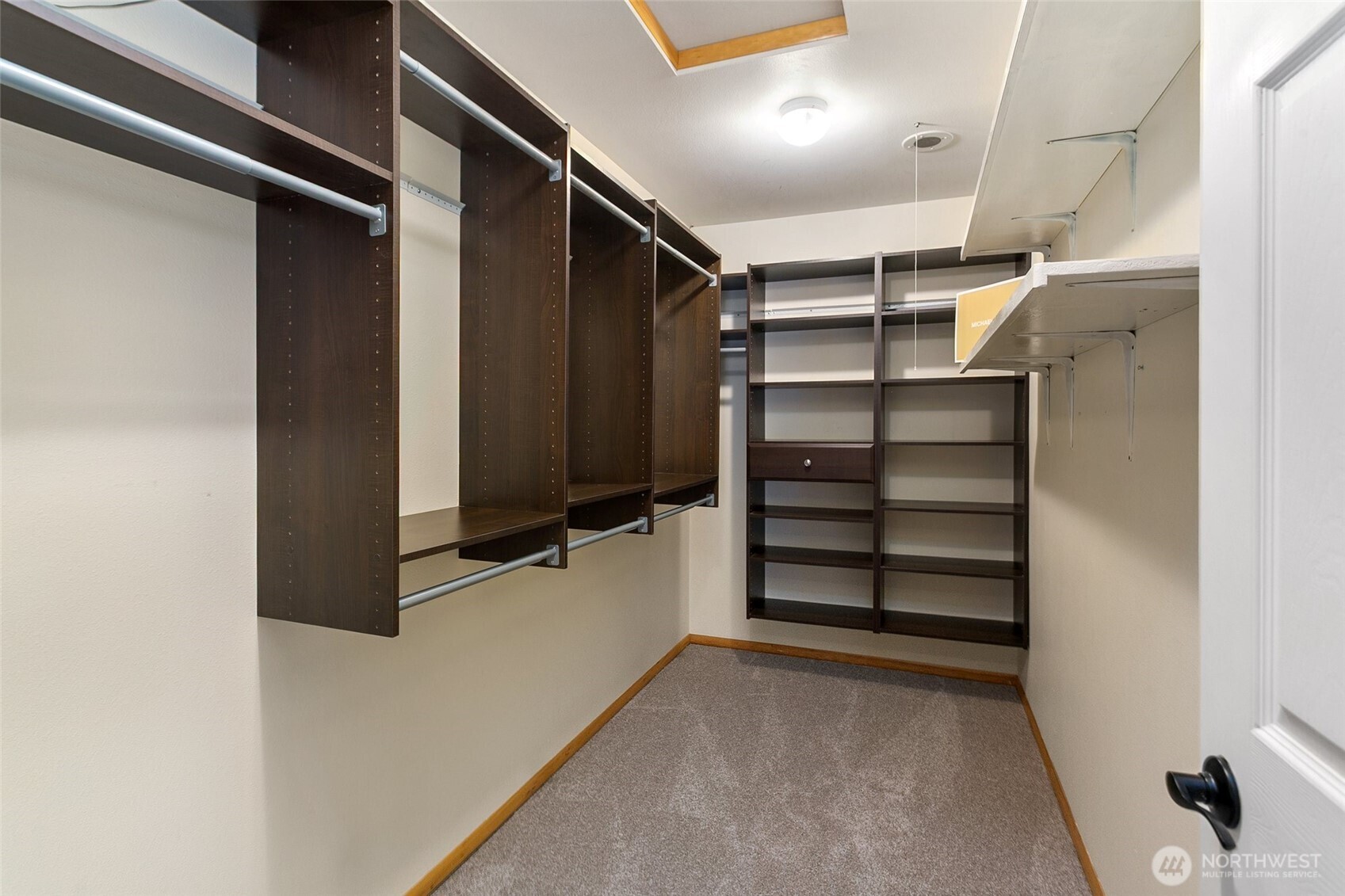 708 Hilltop Avenue , Kent, WA 98031