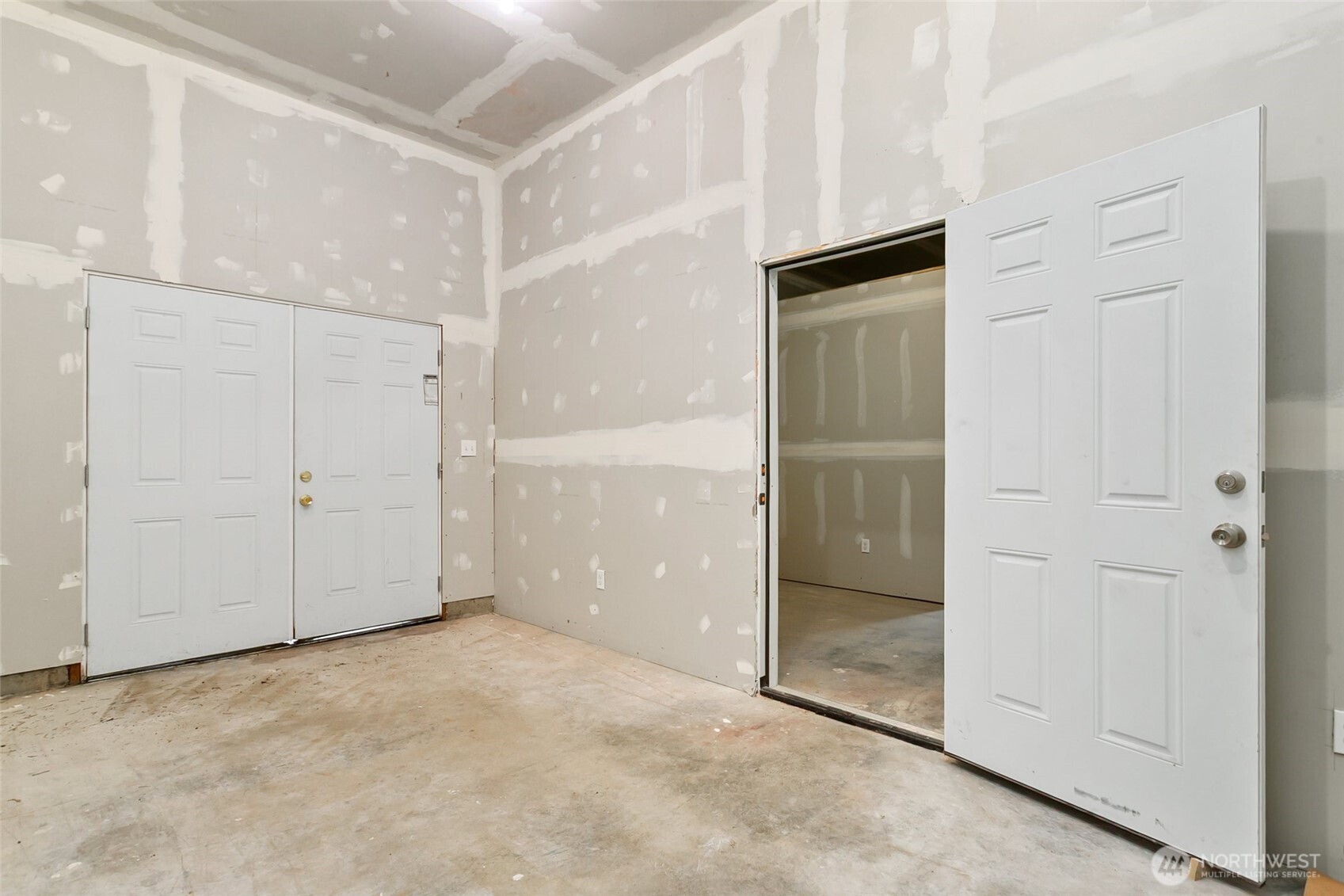 708 Hilltop Avenue , Kent, WA 98031