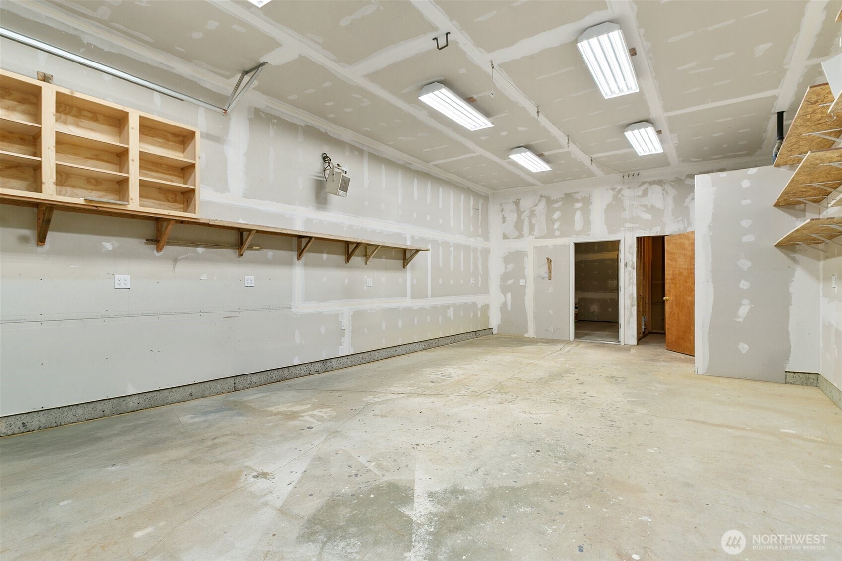 708 Hilltop Avenue , Kent, WA 98031