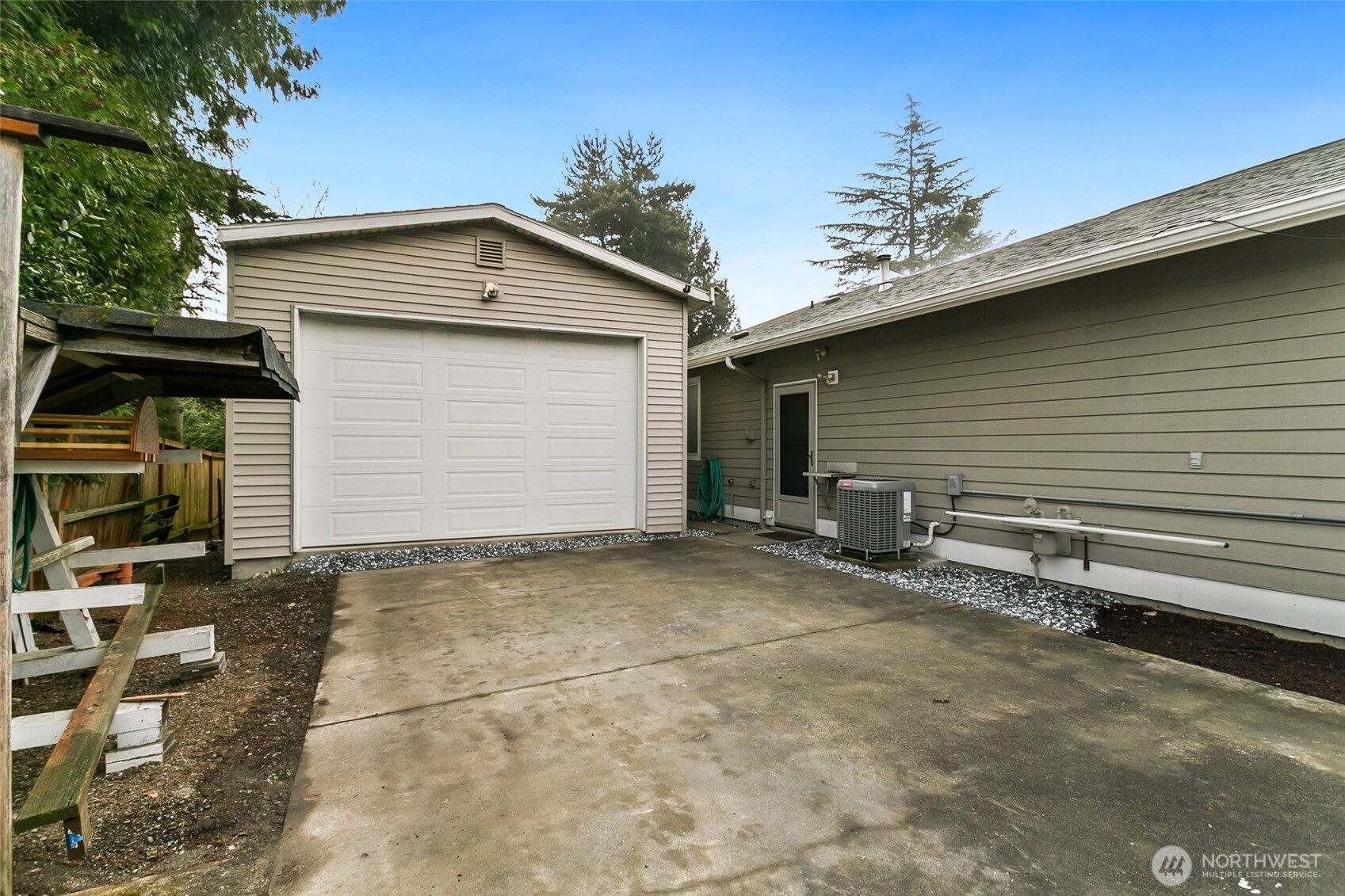 708 Hilltop Avenue , Kent, WA 98031
