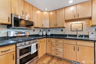 708 Hilltop Avenue , Kent, WA 98031 - Photo 8
