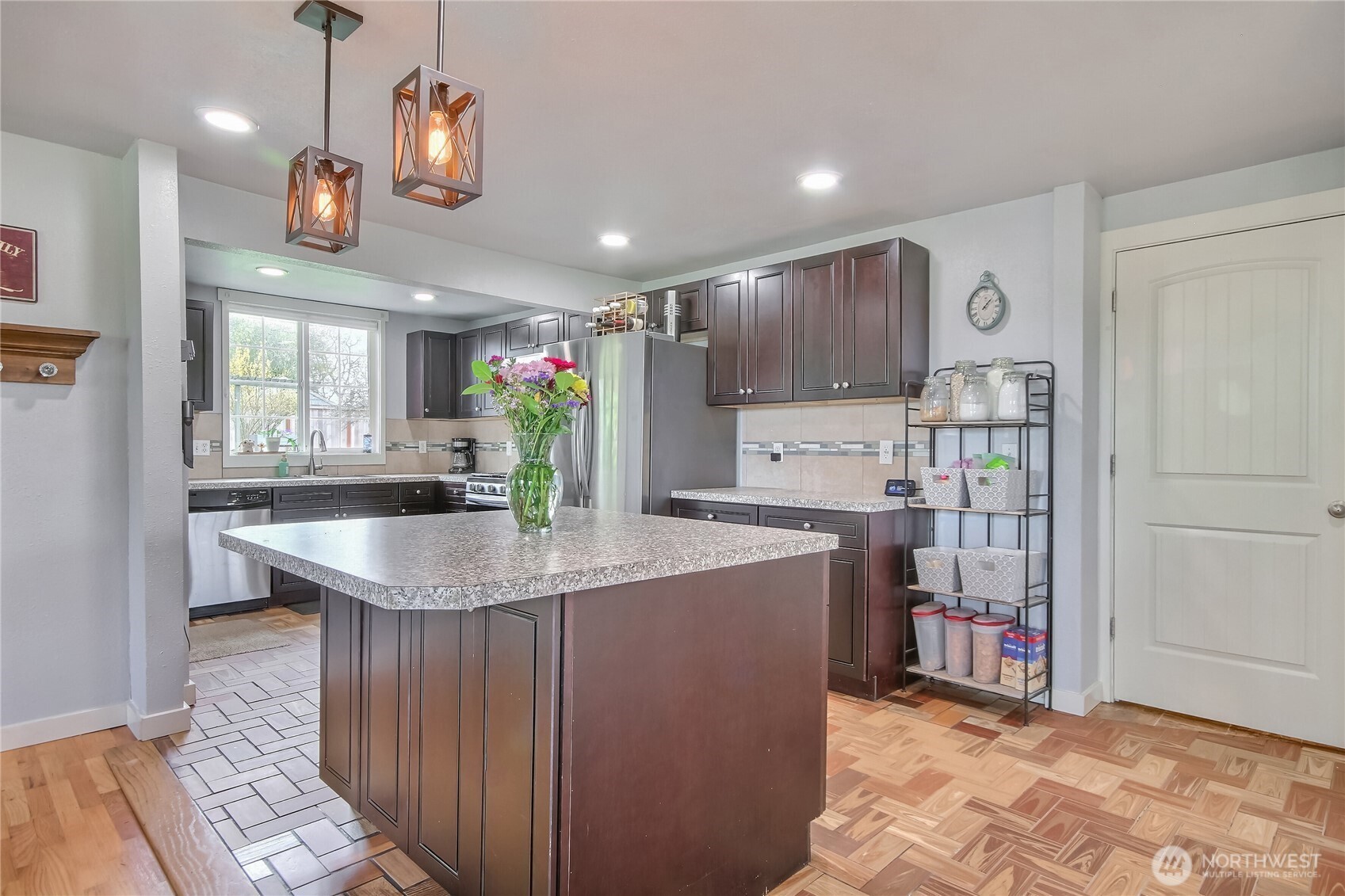 7417 S Prospect Street , Tacoma, WA 98409