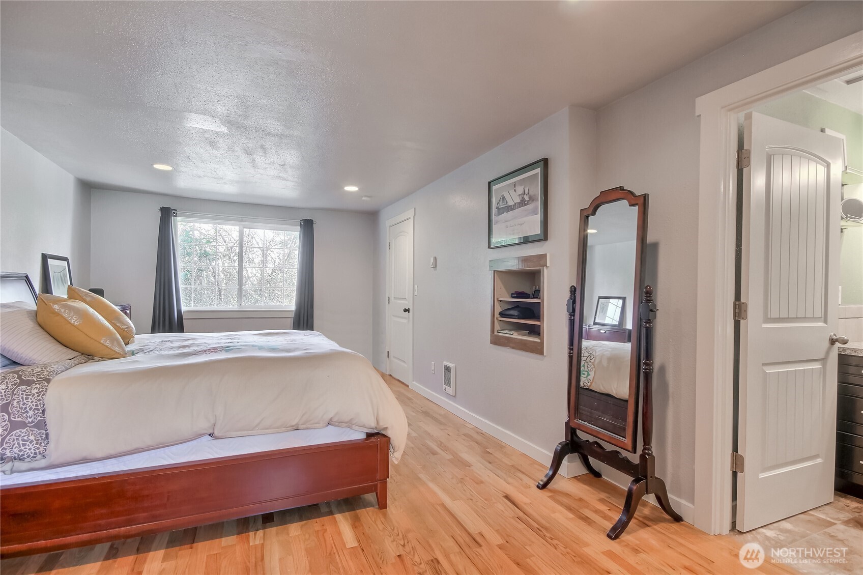 7417 S Prospect Street , Tacoma, WA 98409